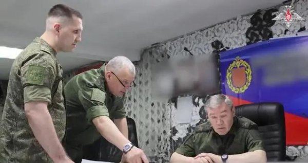 嘉理证券 俄军参谋总长：俄军正在几乎整条1000公里前线不间断进攻，并掌握战略主动权